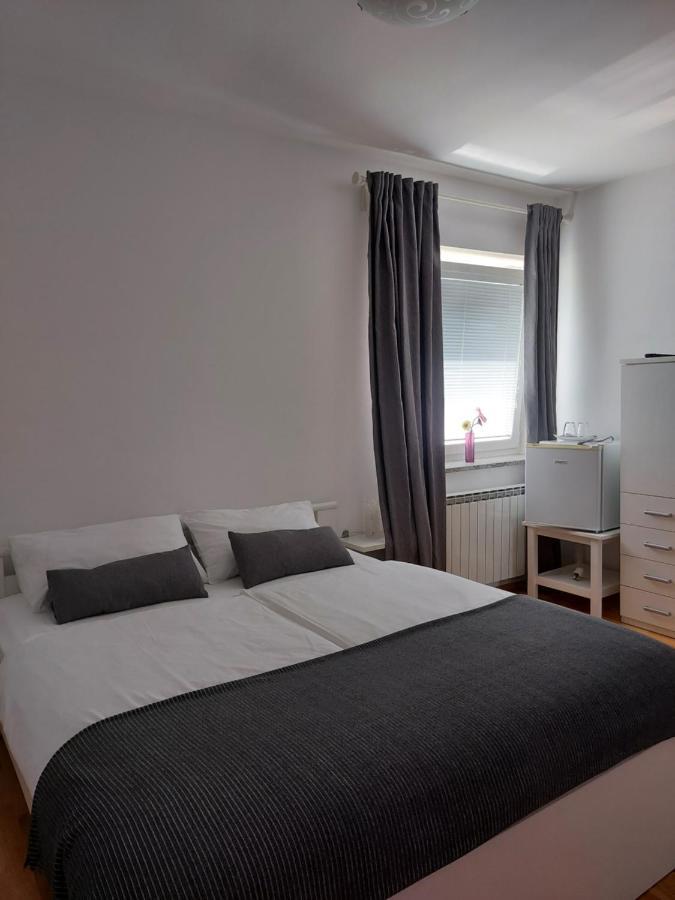 Sežana Guesthouse Pri Mihelovih المظهر الخارجي الصورة