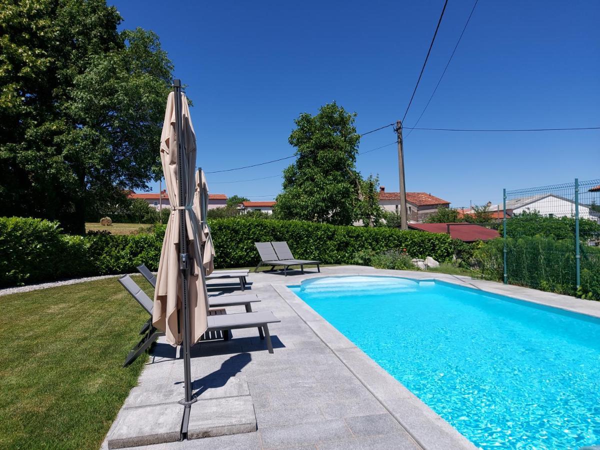 Sežana Guesthouse Pri Mihelovih المظهر الخارجي الصورة